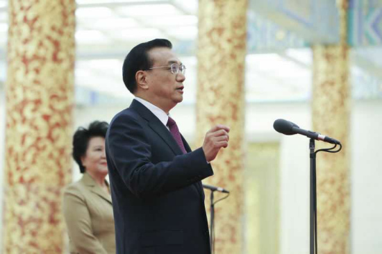 李克强：希望华侨华人当好促进中国经济转型发展的“生力军”